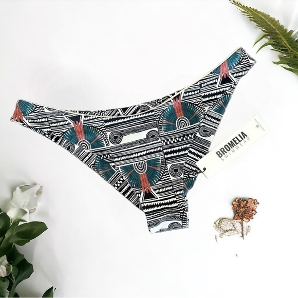 Bromelia Swimwear Valentina Bikini Bottoms in Amazonia print sz Large NWT - Picture 1 of 7